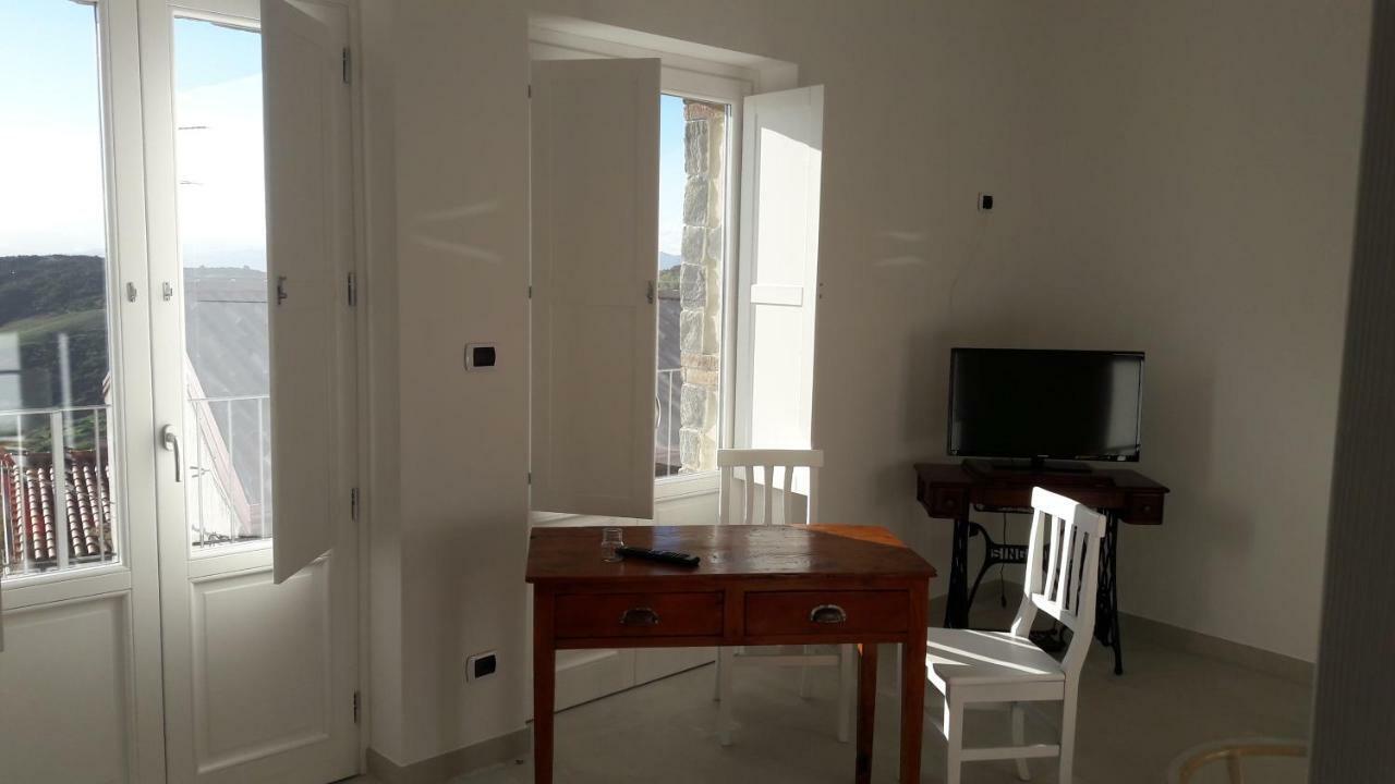 La Casa Dei Panorami Di Colobraro Apartment Exterior photo